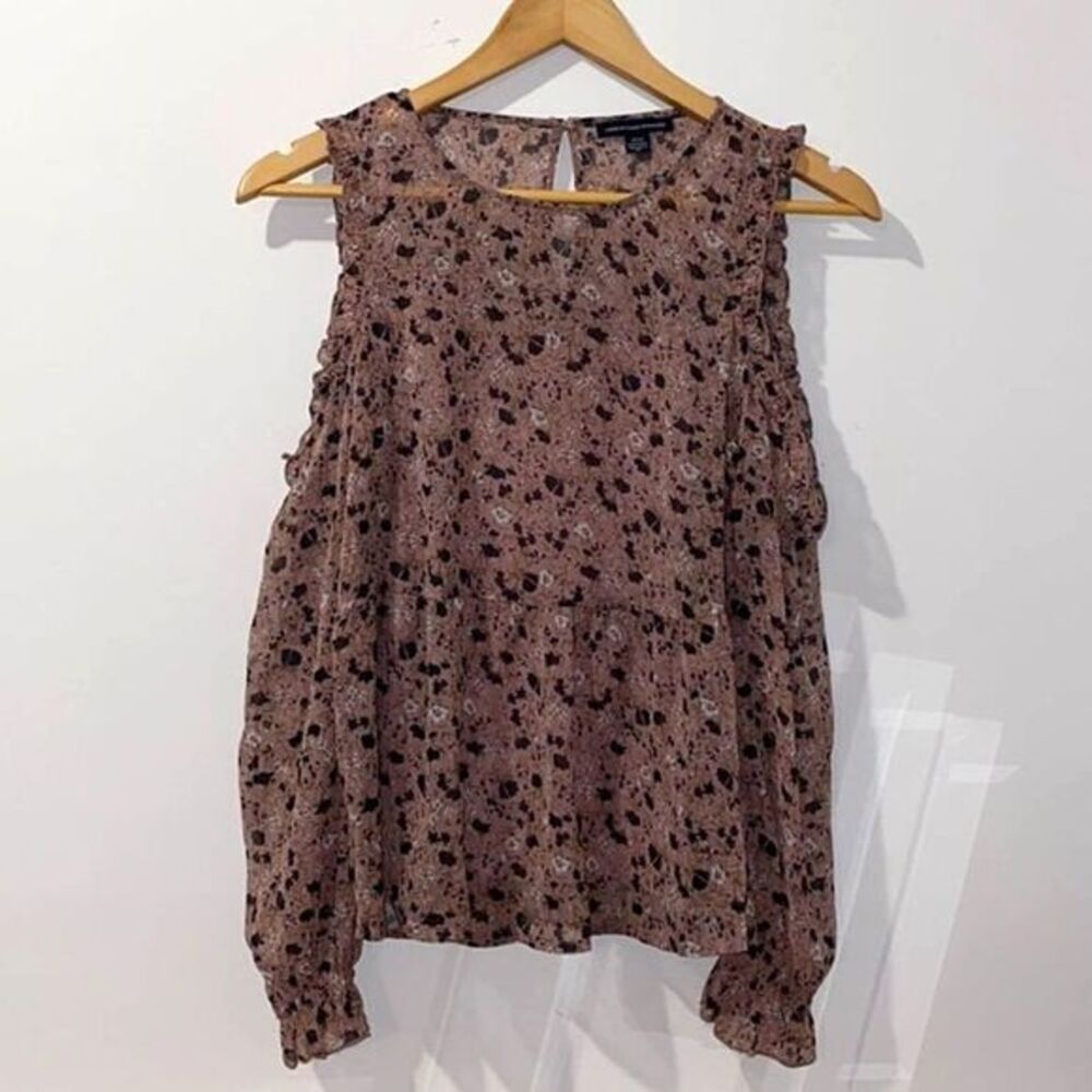 American Eagle Outfitters Cold Shoulder Shirt S